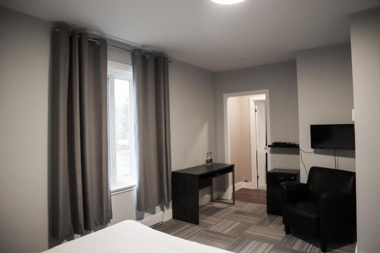Auberge Valcartier Saint-Gabriel-De-Valcartier Exterior photo